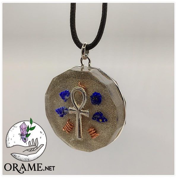 orgonite pendentif croix de vie egyptienne argent lapis lazuli pierre limailles d or et cuivre vue02