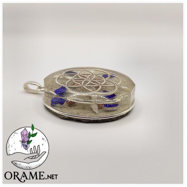 orgonite pendentif graine de vie symbole pierre selenite lapis lazuli pierre decagone energie vue06